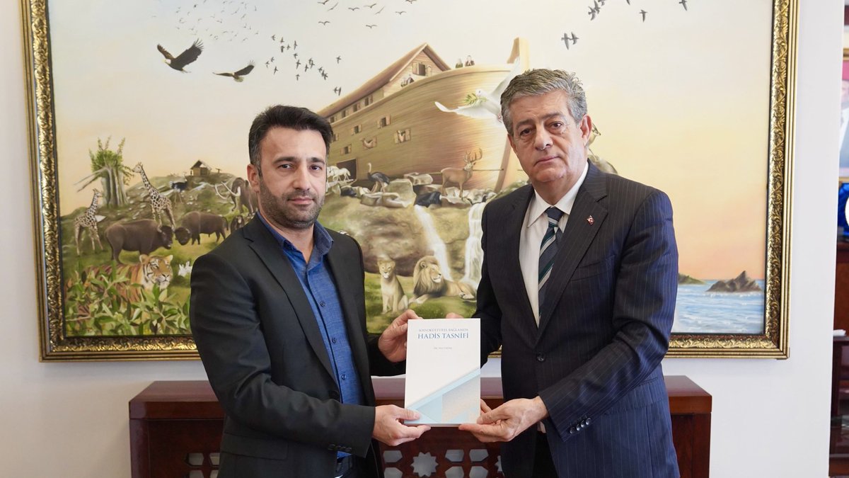 Mehmet_Yarka's tweet image. Üniversitemizin kıymetli öğretim üyeleri Sayın Prof. Dr. Nurullah Agitoğlu ve Sayın Dr. Veli Tatar’ı misafir etmekten büyük bir memnuniyet duydum.
Kıymetli hocalarımızla verimli bir sohbet gerçekleştirdik; bilgi, kültür ve akademik üretimin yerel yönetimlerle iş birliği içinde…