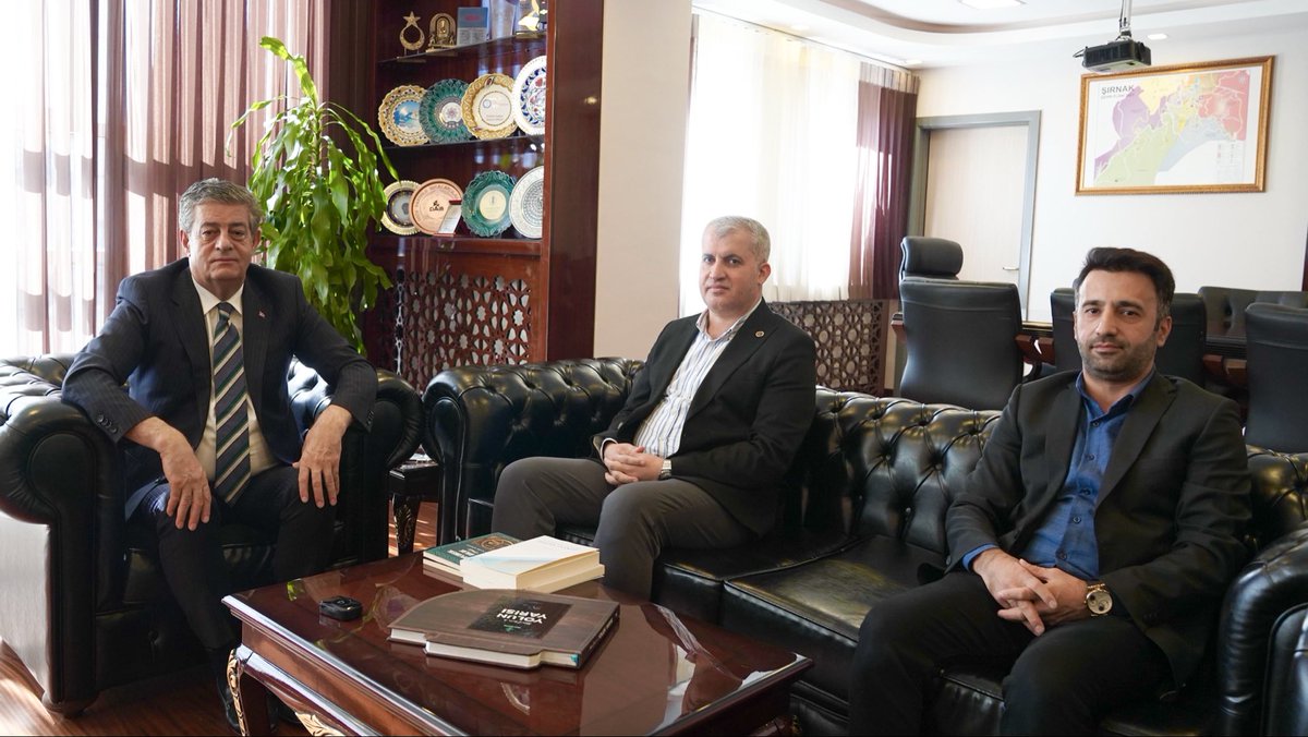 Mehmet_Yarka's tweet image. Üniversitemizin kıymetli öğretim üyeleri Sayın Prof. Dr. Nurullah Agitoğlu ve Sayın Dr. Veli Tatar’ı misafir etmekten büyük bir memnuniyet duydum.
Kıymetli hocalarımızla verimli bir sohbet gerçekleştirdik; bilgi, kültür ve akademik üretimin yerel yönetimlerle iş birliği içinde…