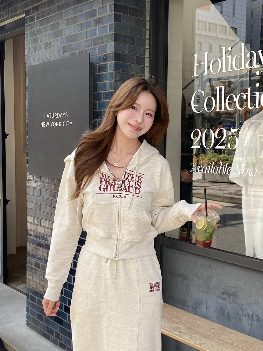 ddafm_en's tweet image. 韓国で大人気すぎるMARITHÉのセットアップ可愛すぎて大優勝なのだが？！❤️
ピーチ起毛になってるから暖かいし空港コーデとか犬の散歩の時に着てもオシャレに見えるしこれからの季節めちゃくちゃ愛用しそう！
もちろん別々に着ても可愛いから一石三鳥すぎ！✨🫶🏻