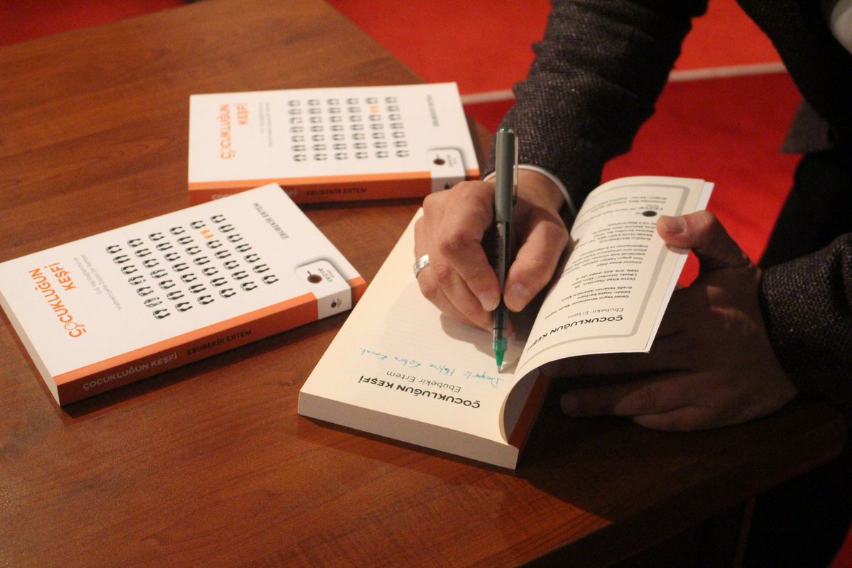 🧑‍🧑‍🧒‍🧒 Aile Okulu'nun İlk Eğitimini Gerçekleştirdik! 🌷

Katılımlarıyla salona bereket katan tüm misafirlerimize ve bizleri bilgilendirici, samimi anlatımıyla yönlendiren Ebubekir Ertem Bey’e gönülden teşekkür ediyoruz. 🌿