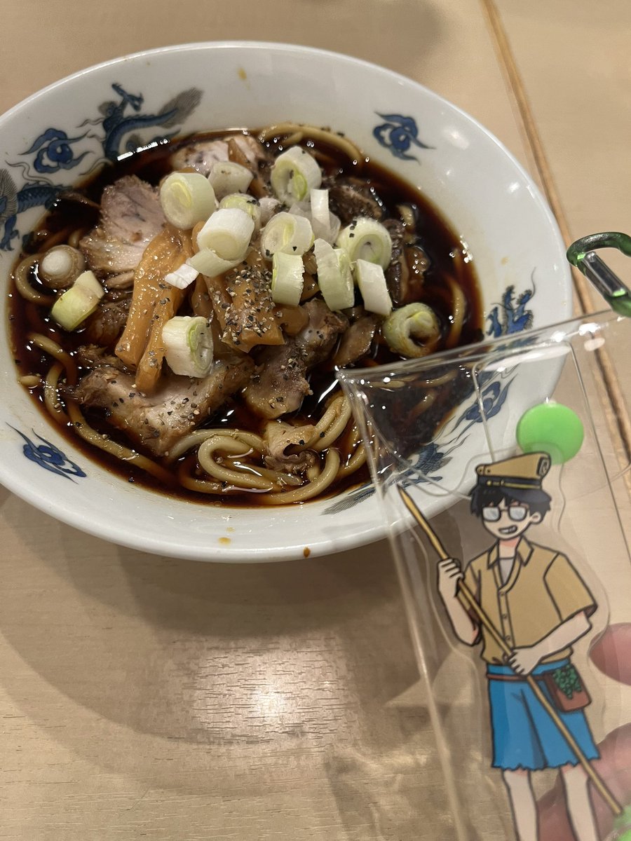 coffeemilktami's tweet photo. ③白えび丼、富山ブラックと吟撰堂の白えびせんべい
白えび甘〜富山ブラックしょっぱ〜どっちも美味しかった！
とわぽんおすすめの白えびせんべい、エビの味がしっかりで美味しい！！
私もお土産で買いました。渡す分多分ない https://t.co/mi5DOX4AZP