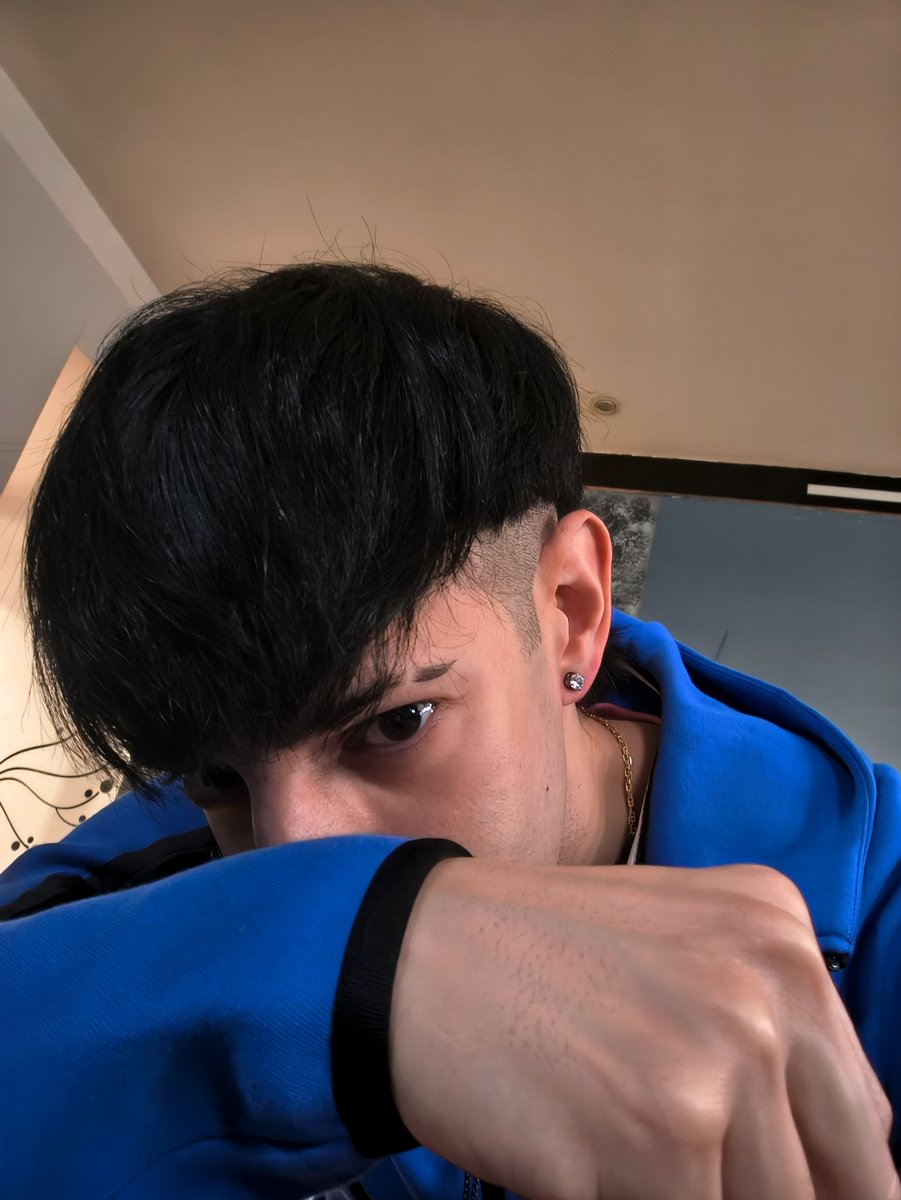 Pup_Rapid's tweet photo. Look like a bad guy, but be a good boy inside. https://t.co/VEOU5MytB9