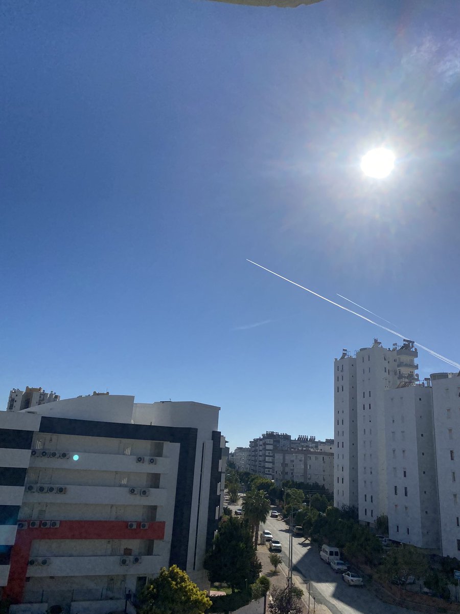 nuket_ce's tweet photo. Bunlar bu sabah saat 10 civarı Antalya semaları + https://t.co/fizdKisY6l