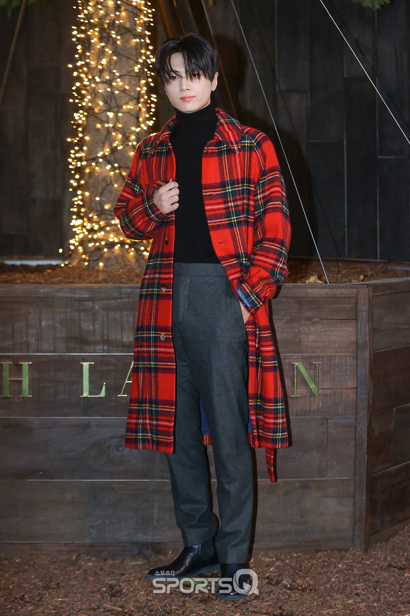 sportsqnews's tweet image. [#포토Q] 251031 ‘제이’ 랄프 로렌 포토콜

📌sportsq.co.kr/news/articleVi…

#제이 #JAY
#ENHYPEN #엔하이픈
#RalphLauren #랄프로렌