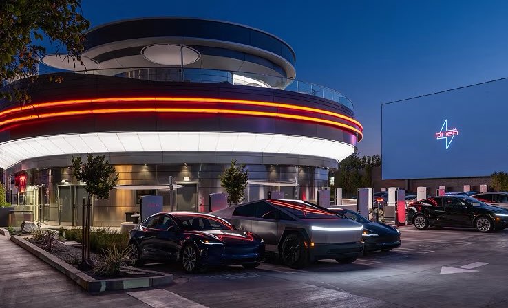Sounds like we'll see two more Tesla Diner locations in the future!

Austin and Palo Alto. 😎🔥