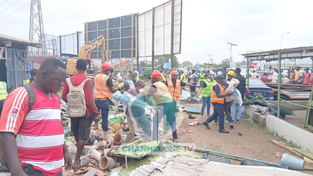 Citi973's tweet photo. 📸 TMA Begins Demolition of Unauthorized Structures close to Government installations. This follows an earlier moratorium placed in July 2025 by the Assembly on the issuance of new temporary development permits in the area, aimed at curbing the rapid proliferation of illegal structures across Tema.

#CitiNewsroom