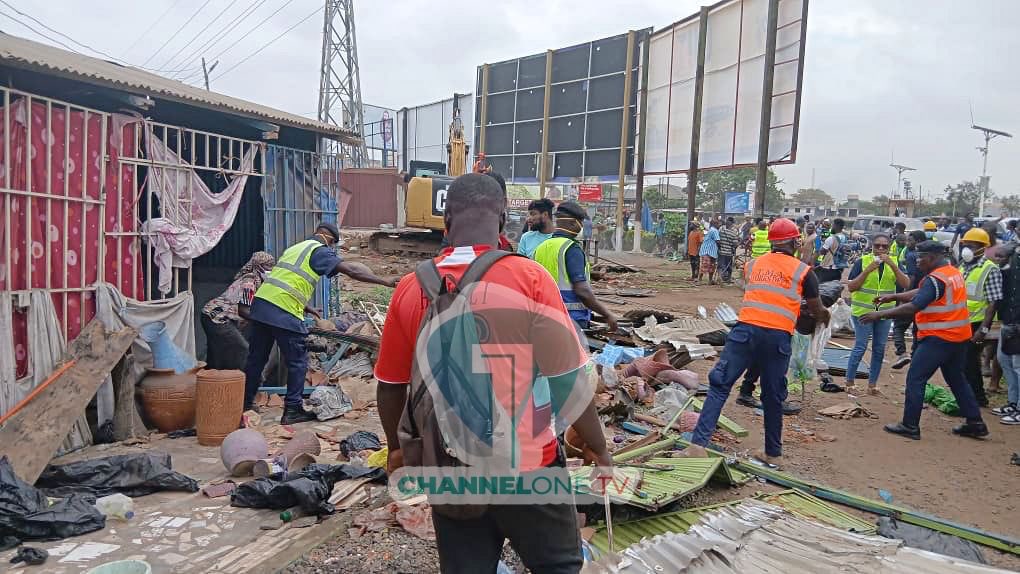 Citi973's tweet photo. 📸 TMA Begins Demolition of Unauthorized Structures close to Government installations. This follows an earlier moratorium placed in July 2025 by the Assembly on the issuance of new temporary development permits in the area, aimed at curbing the rapid proliferation of illegal structures across Tema.

#CitiNewsroom