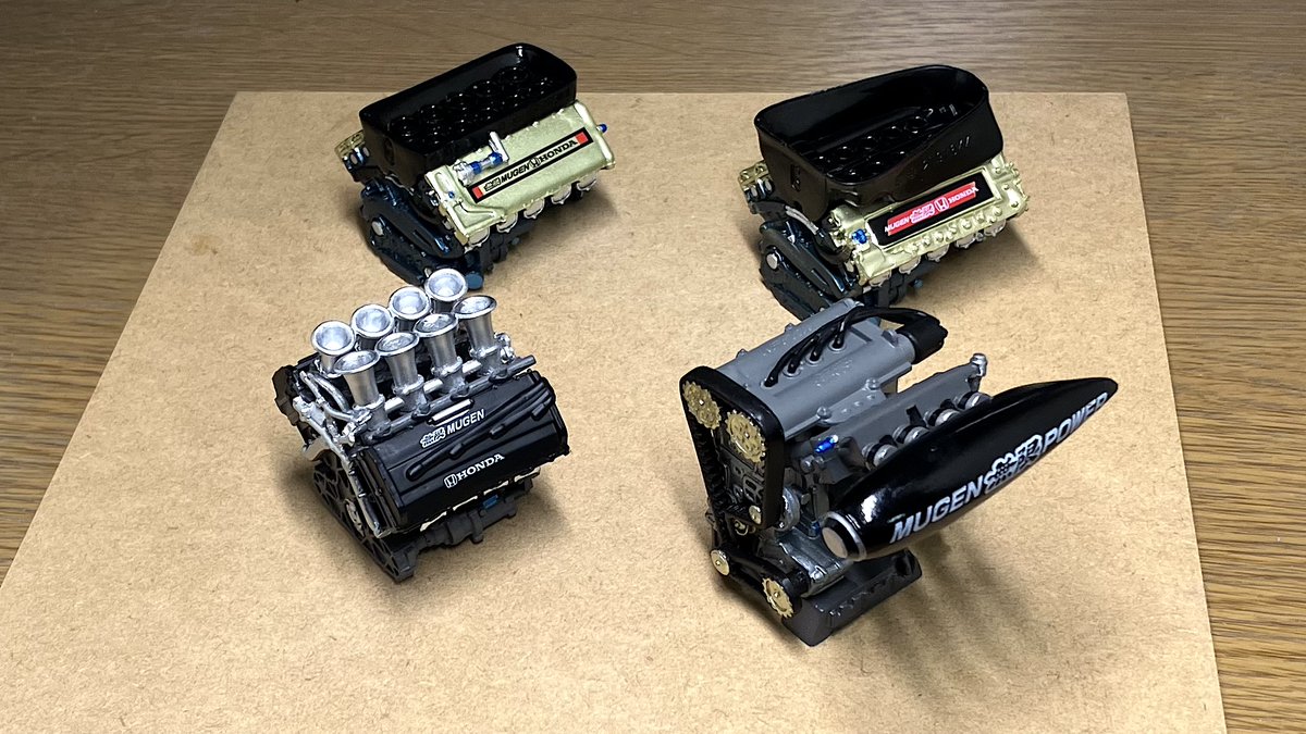 息子に2000円渡したら、学校帰りに一発でガシャポンの無限エンジンをフルコンプして帰ってきた。ある意味で才能（笑）。MF308で1/18スケールくらいかな？ プラモデルに流用できない微妙なスケールだけど嬉しい。