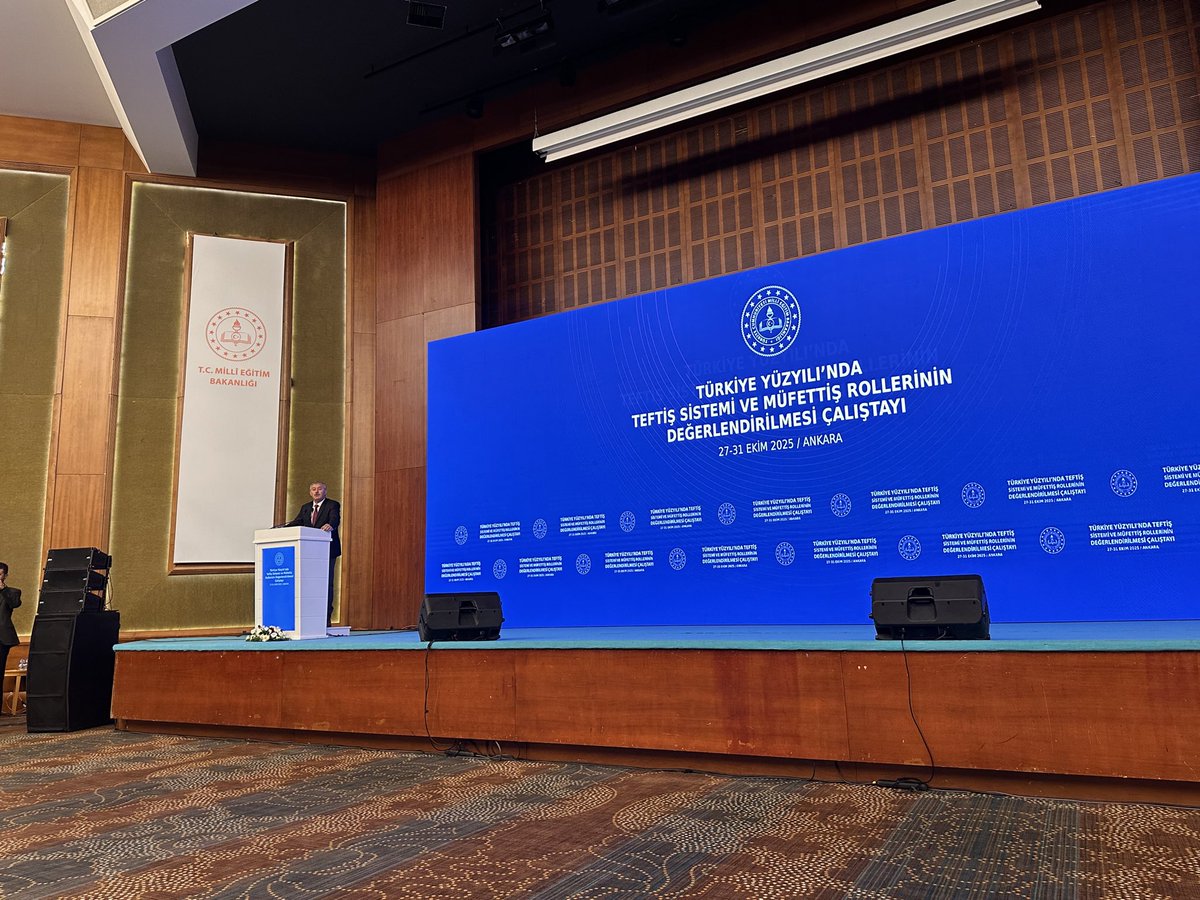 20 Ekim 2025 tarihinde başlayan “Türkiye Yüzyılında Teftiş Sistemi ve Müfettiş Rollerinin Değerlendirilmesi Çalıştayı” kapsamında Bakanlık müfettişlerimizle bir araya geldik.
Verimli değerlendirmeler ve paylaşımlarla dolu bu çalıştayın, teftiş sistemimizin geleceğine ışık