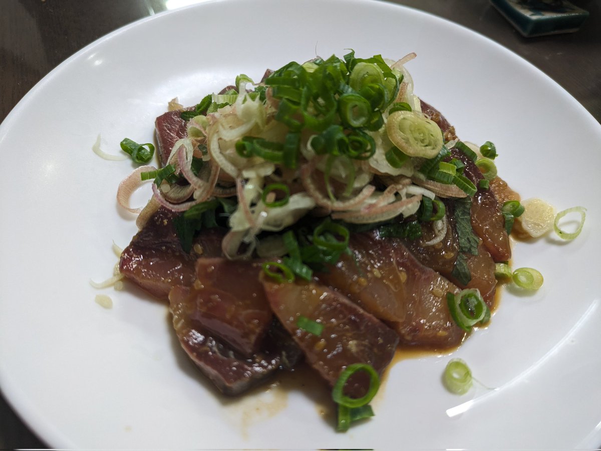 今日はカルディで購入したゴマ鯖風のタレを使ってブリを漬けにしました😊

新潟では鯖はないけど十分ウマイですね😁