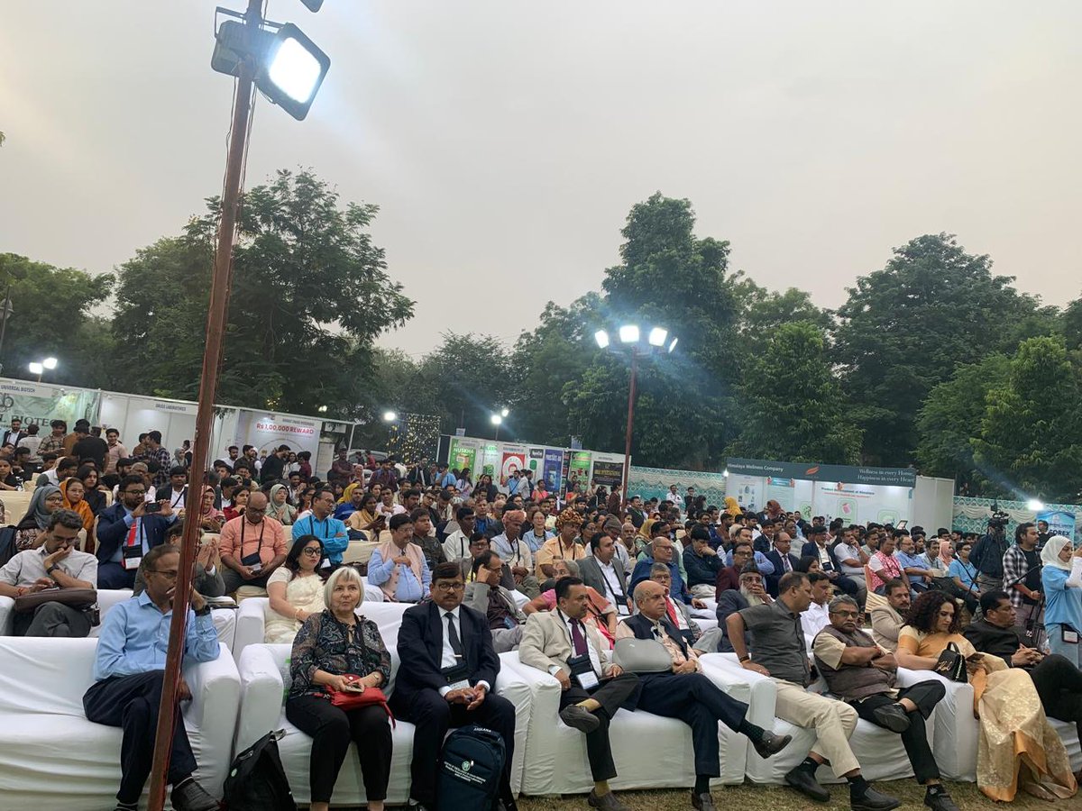 SFEindia's tweet photo. Day 1 of #SECON2025 at @JamiaHamdard saw inspiring keynotes &amp; global dialogue on Traditional Medicine – Ancient &amp; Modern Concordance. 🌿
Tradition meets technology in the pursuit of integrative health!
@PulokMukherjee https://t.co/KJ1dAolHR3