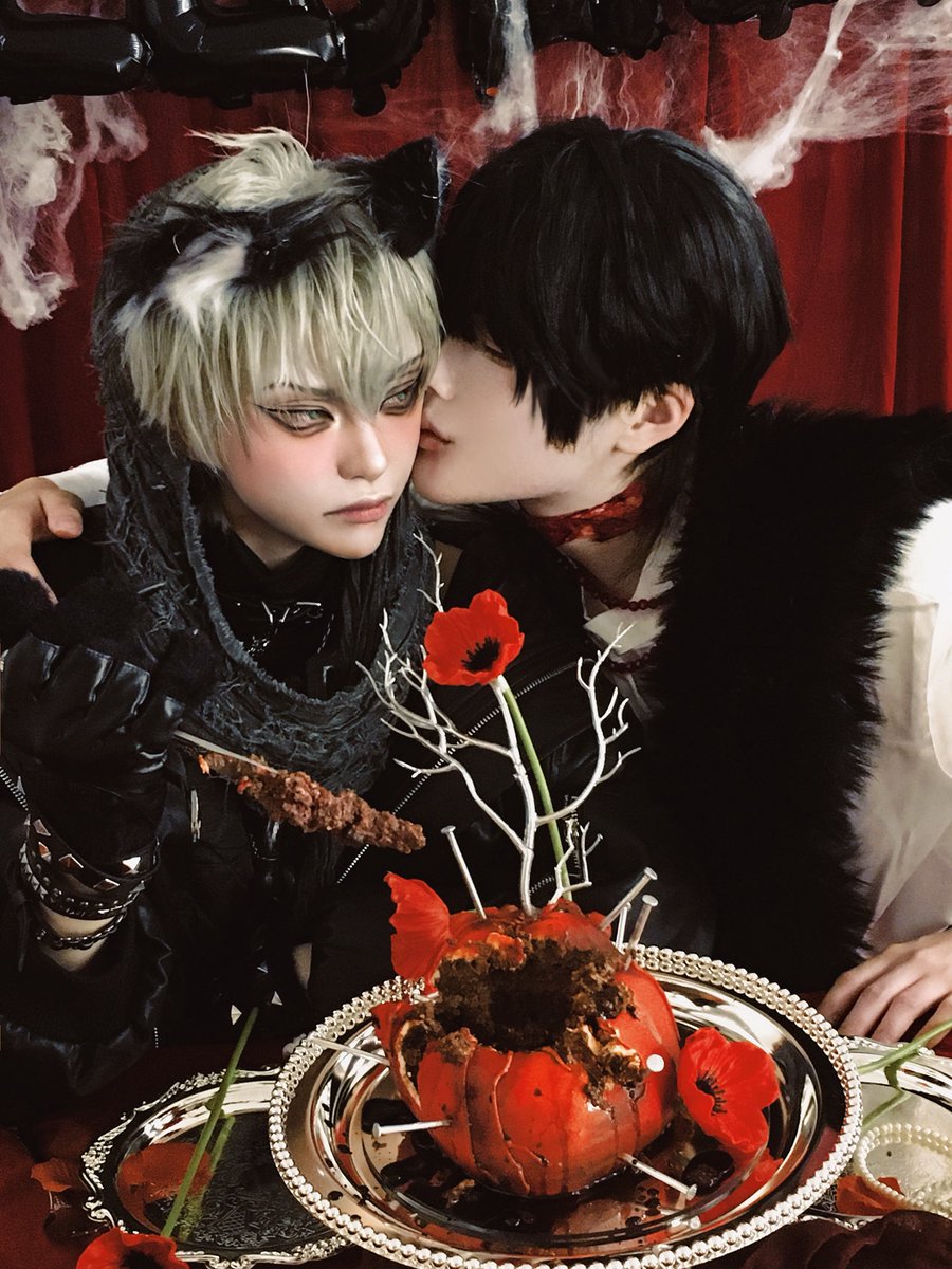 bib___i's tweet photo. HAPPY HALLOWEEN💋

#ALNST #ivantill #TILL #IVAN https://t.co/gLKZAO1uVo