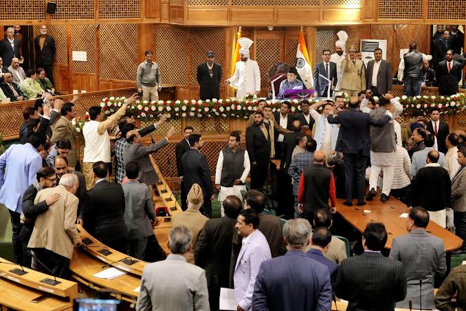 aapkamuddasir's tweet photo. The Assembly session ended today without bringing any relief or benefit to the people of Jammu & Kashmir. Once again, the common people were ignored while power politics continued.
#JammuKashmir #byepoll #AssemblySession #AAPJammuKashmir #Budgam #AAPMLA #HonestPolitics https://t.co/KzwKCLv0nh