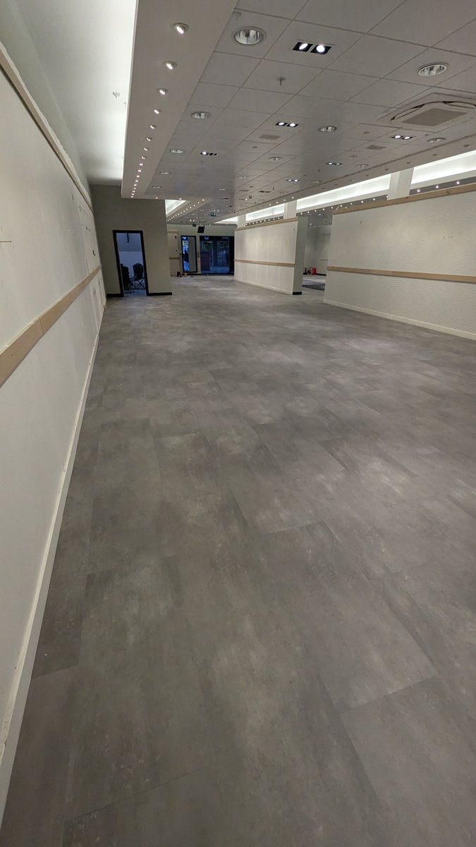 UNTFlooring's tweet photo. Another job, this time in Northern Ireland. The subfloor gave us a few challenges. Wooden floors, ceramic tiles &amp; concrete all had to be levelled before fitting LVT tile. #fball #kelmorescreed #LVT #untouchablesflooring #flooring #Oneflor #genisistrim #untflooring #prflooring https://t.co/31cd0vRQFZ