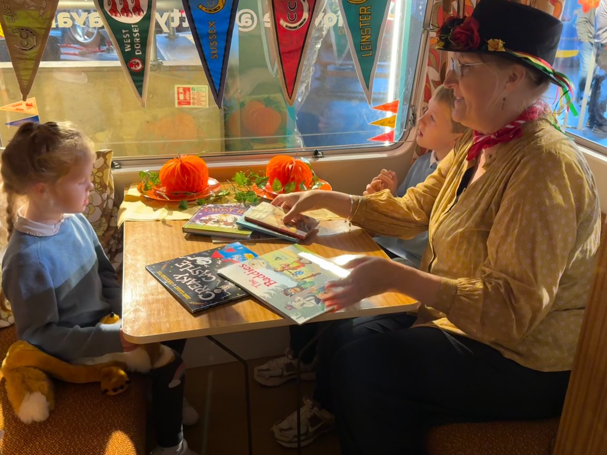 natlmotormuseum's tweet image. #HappyHalloween! All this week during  October half term fun our Learning team have been telling ‘Spooky Stories from the Sprite’ from the &apos;chatty caravan&apos; in the Museum. It&apos;s on today 11am-12.30pm #chattycaravan #halftermfun👻🎃@HeritageFundUK #Halloween