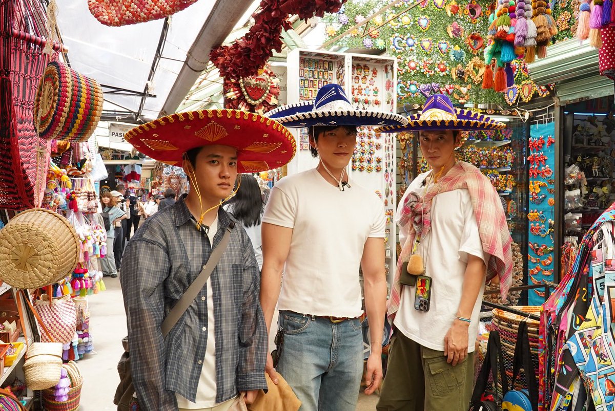 —— © kkyungsoo archive tweet media