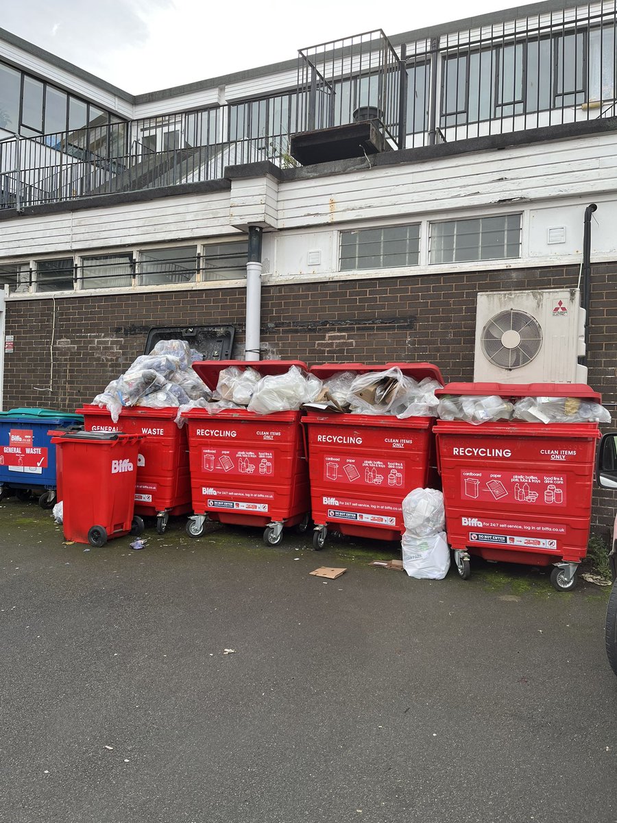 Apparently <a href="/Biffa/">Biffa</a> couldn’t get their vehicle into the car park to empty these bins at <a href="/CostaCoffee/">Costa Coffee</a> Minehead. Biffa said they will attempt again on Tuesday but, with fireworks around, this is big fire risk for neighbouring businesses and flats above. Biffa still charge for calling