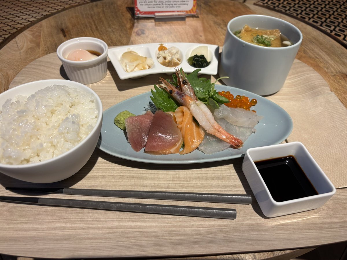 charlieb_lucy's tweet image. Caption by Hyatt Namba Osaka.
ポップで機能的な部屋は◯