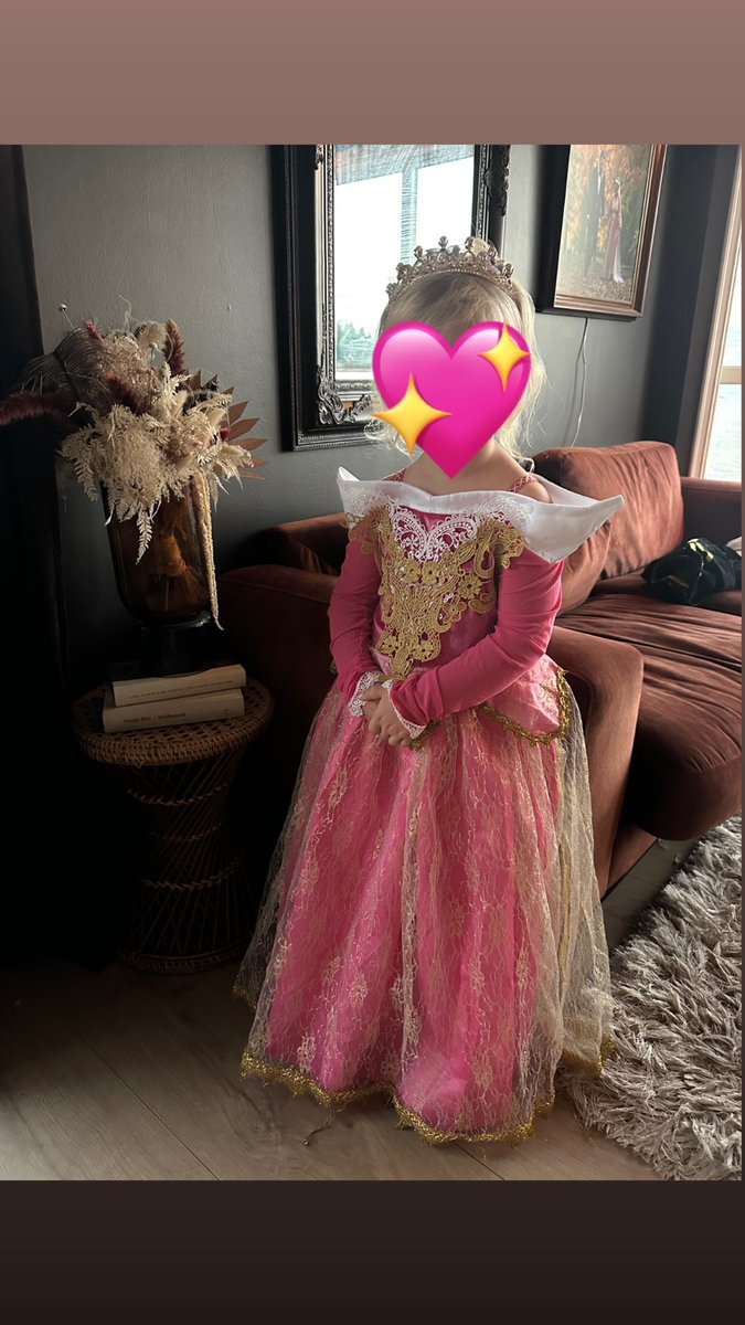 Om i leve prinsessedrømmen min gjennom min 4 år gamle datter? Absolutt🥹