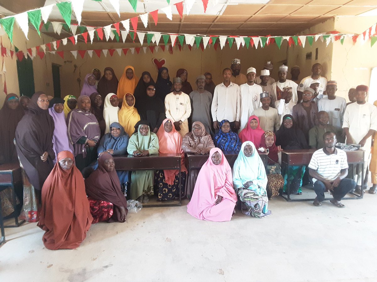 FomwanB's tweet photo. FOMWAN Bauchi State Chapter joined the global community in celebrating World Teachers’ Day at FOMWAN Model Nursery, Primary, and Secondary School. Awards were presented to outstanding and dedicated teachers in recognition of their commitment, passion, and excellence in service. https://t.co/eRDkP7J0wr