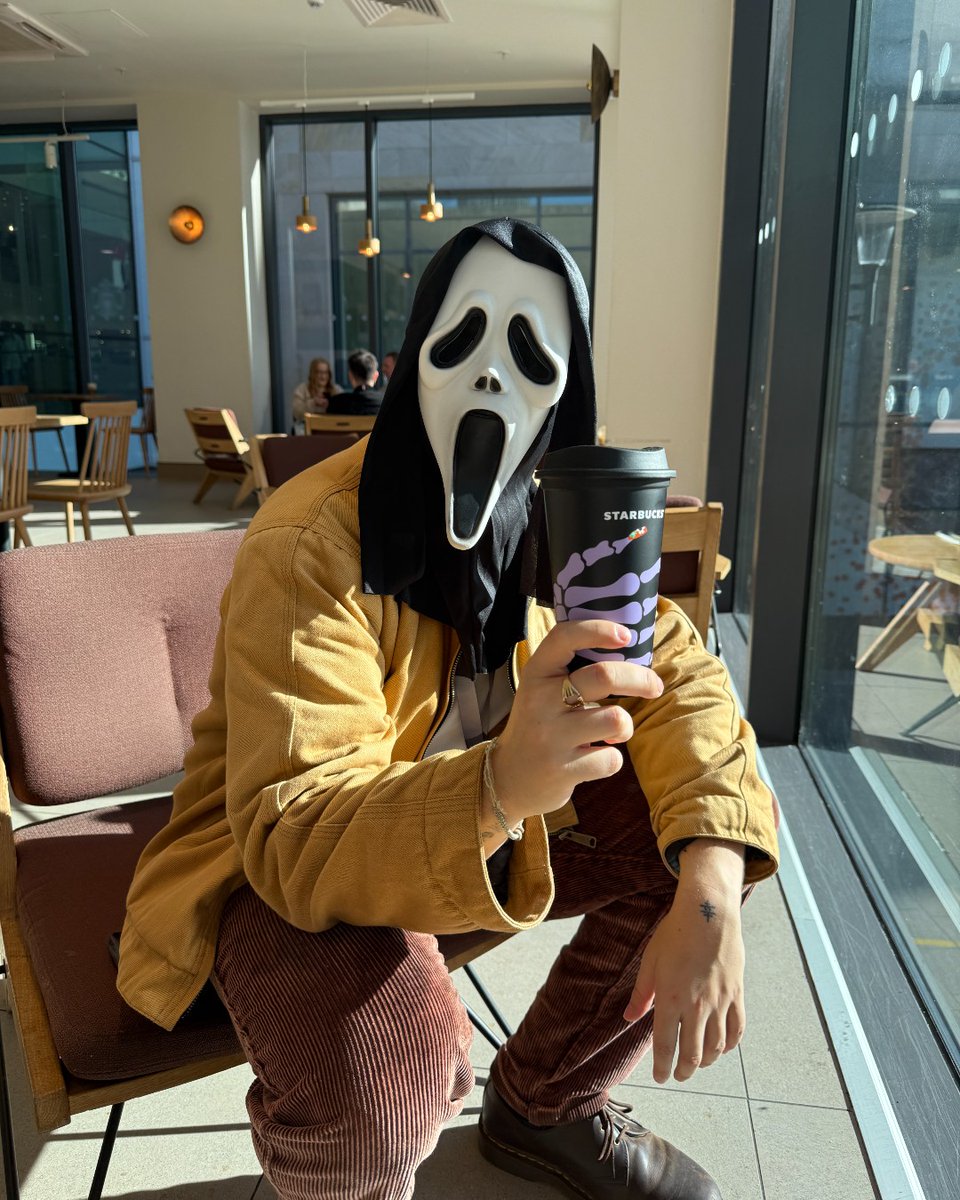 StDavidsCardiff's tweet image. Happy Halloween, Cardiff 👻 

Join us for spooky drinks at @StarbucksUK and enjoy a day of shopping at your favourite brands.

Plan your visit: bit.ly/4htBG5T
