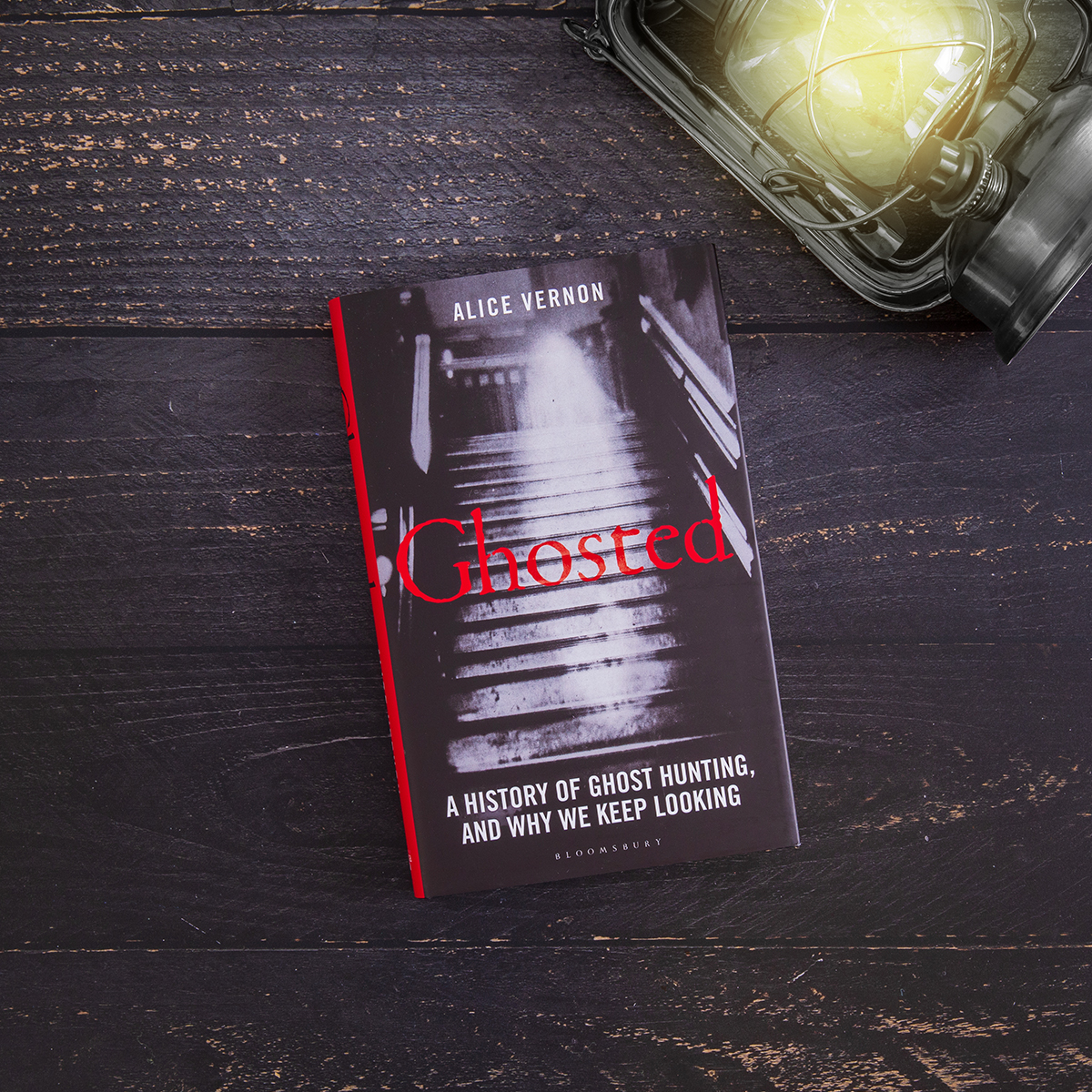 sigmascience's tweet image. 🎃 HAPPY HALLOWEEN 🎃 

Celebrate the spookiest day of the year with @AliceVernon10&apos;s Ghosted: A History of Ghost Hunting, and Why We Keep Looking. 

Out now.