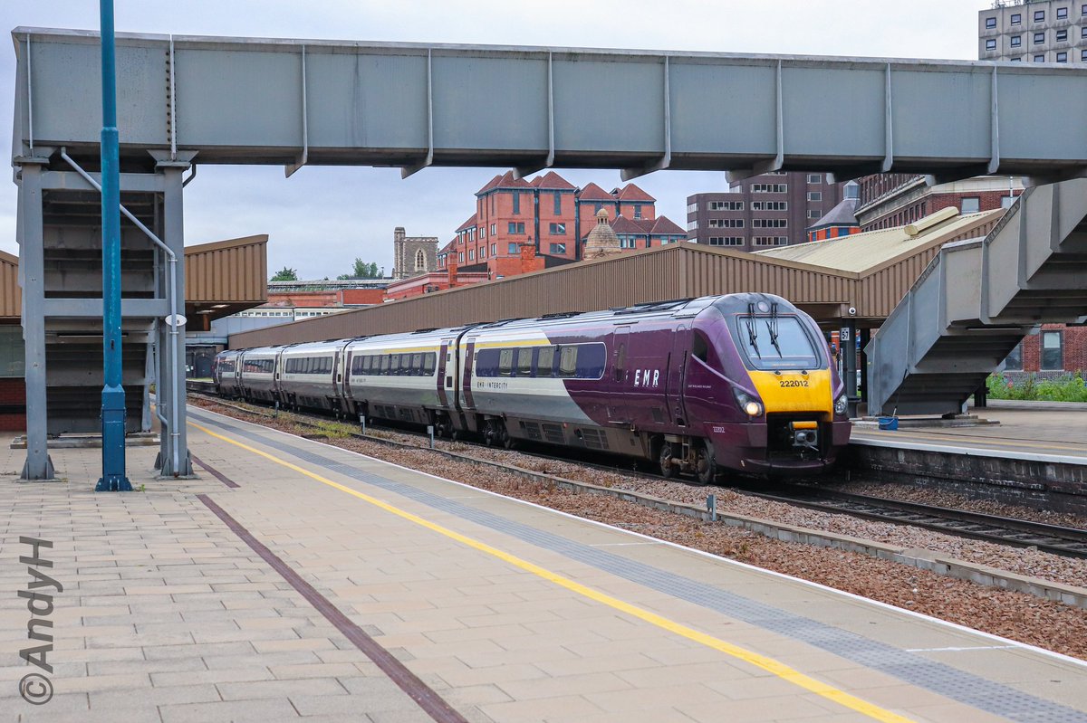#FootbridgeFriday A framed #Meridian at Leicester back in the summer. #EMR 222012 was waiting to depart with a morning peak time #MML service to Sheffield. The countdown for the delayed departure of these units has finally begun with set 005 moving to Scotland this week. 24/6/25