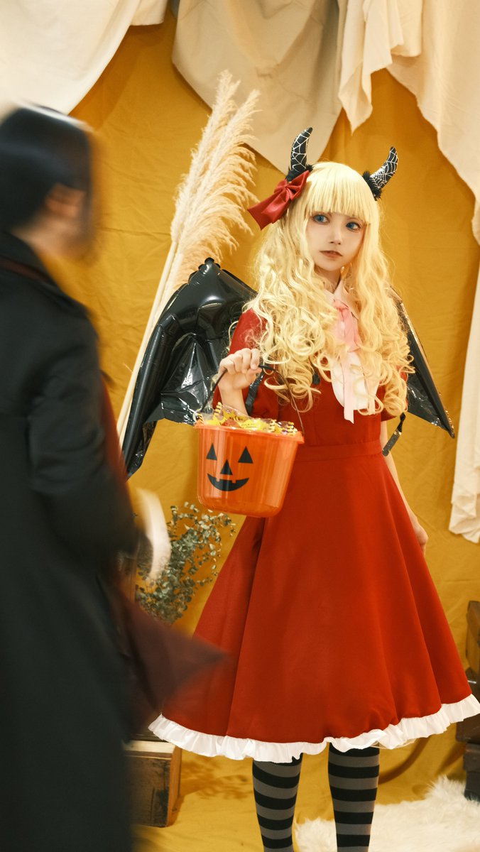 ⚠️オフショ

ハロウィンの仮装をした🎀ちゃんが可愛すぎて、カメラで捉えられない速さで登場する首領…！･*･:≡(　ε:)

🎀:KEIさん
📷:なすとらさん
