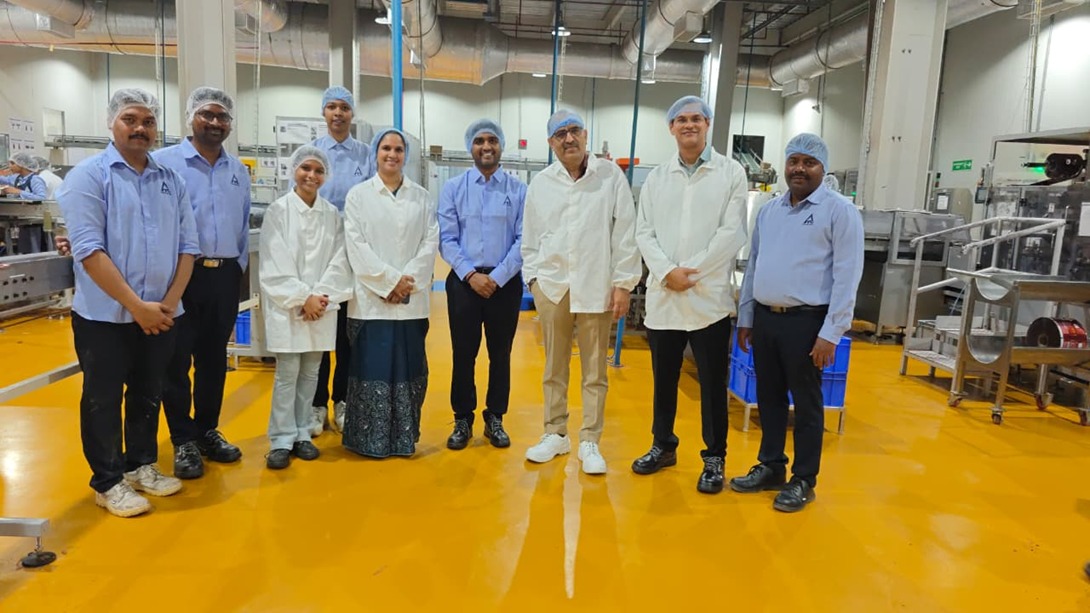 MOFPI_GOI's tweet image. #MOFPI के सचिव श्री अविनाश जोशी ने आज मेदक, तेलंगाना में स्थित @ITCCorpCom के अत्याधुनिक खाद्य प्रसंस्करण प्लांट का दौरा किया।

इस दौरान उन्होंने उत्पादन प्रक्रिया, गुणवत्ता नियंत्रण, स्थायी पैकेजिंग और मूल्य संवर्धन से जुड़ी पहल का अवलोकन किया।

#ProcessingForProsperity