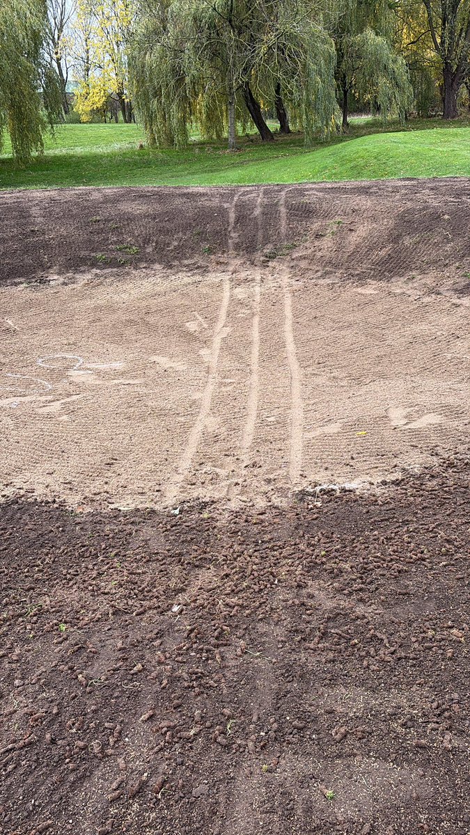 Greenkeeping, the slightly above minimum wage job where ya expected to work ya bollocks off and go above and beyond, and then get the rewards for all your hard work….⛳️