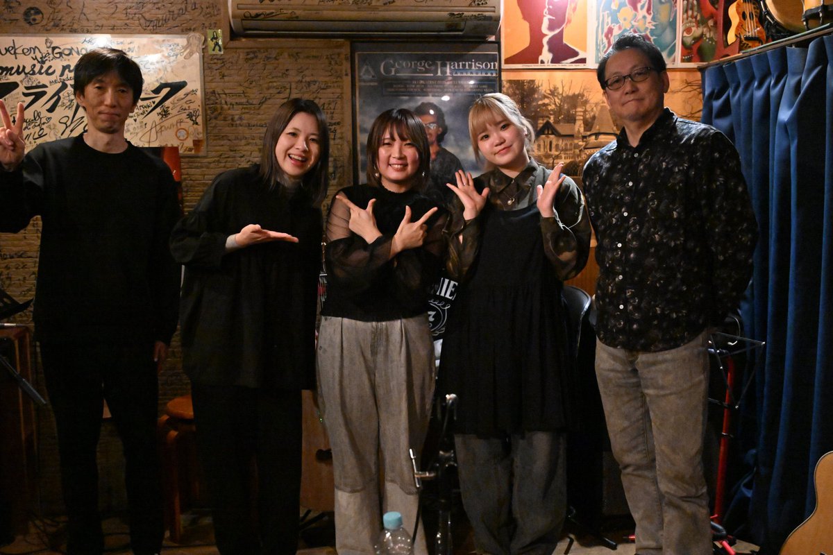【10月28日フライアーパーク】
10月ラストライブ！お越しいただきありがとうございました🙇‍♀️
穏やかな歌声と紡ぐような楽曲のGaku&amp;holyさん、成長が止まらないかのんちゃんから力をもらって、とても良い時間を作れた気がしています😌
来月はフライアーでのライブがないけど、12月を楽しみにしています！