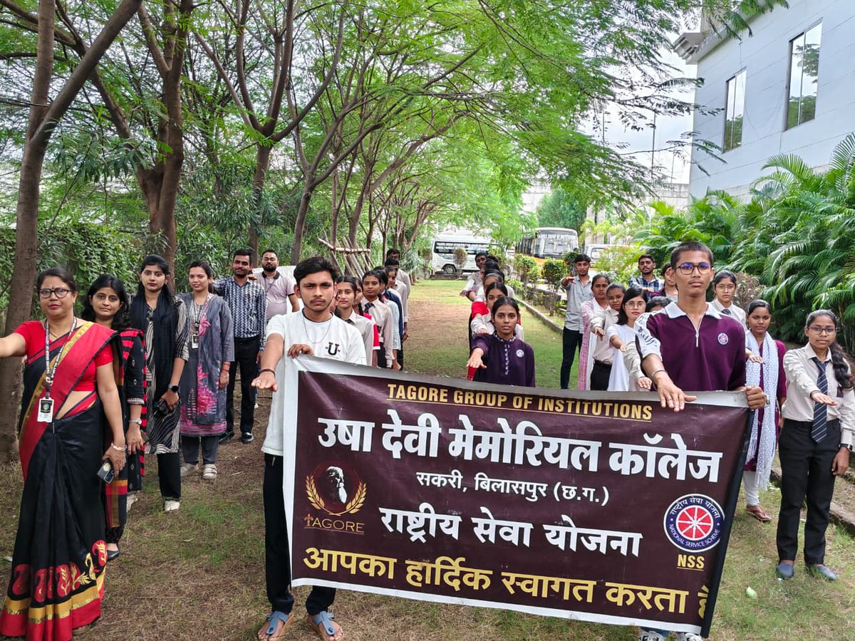 On the occasion of #NationalUnityDay, NSS Unit of Usha Devi Memorial College, Sakri remembered the great contributions of Sardar Vallabhbhai Patel and took the Unity Pledge to uphold the spirit of national integrity and solidarity. 🇮🇳
#RashtriyaEktaDiwas #NSS #UnityInDiversity