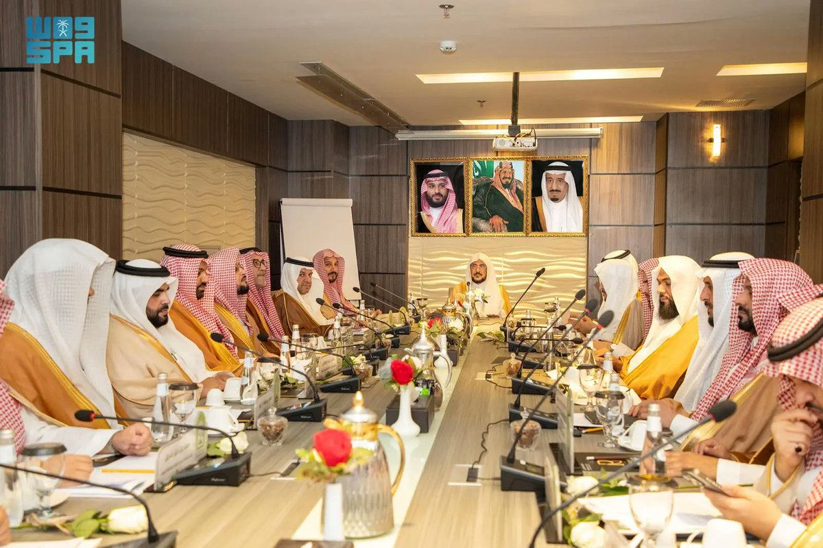 وزير الشؤون الإسلامية يرأس الاجتماع الدوري لمديري فروع الوزارة بمناطق المملكة ضمن زيارته لمنطقة الباحة.
spa.gov.sa/ar/w2433094
#واس