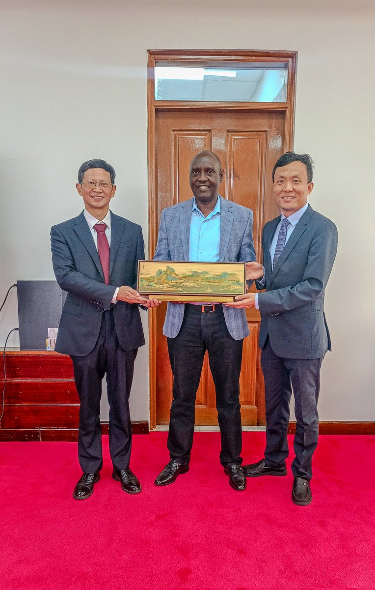 This morning, I received delegates from the Chinese Embassy who paid a courtesy call to my office. Our discussions focused on strengthening cooperation between our governments, particularly in advancing partnerships within the tourism sector.
#magicalkenya 
#tembeakenya