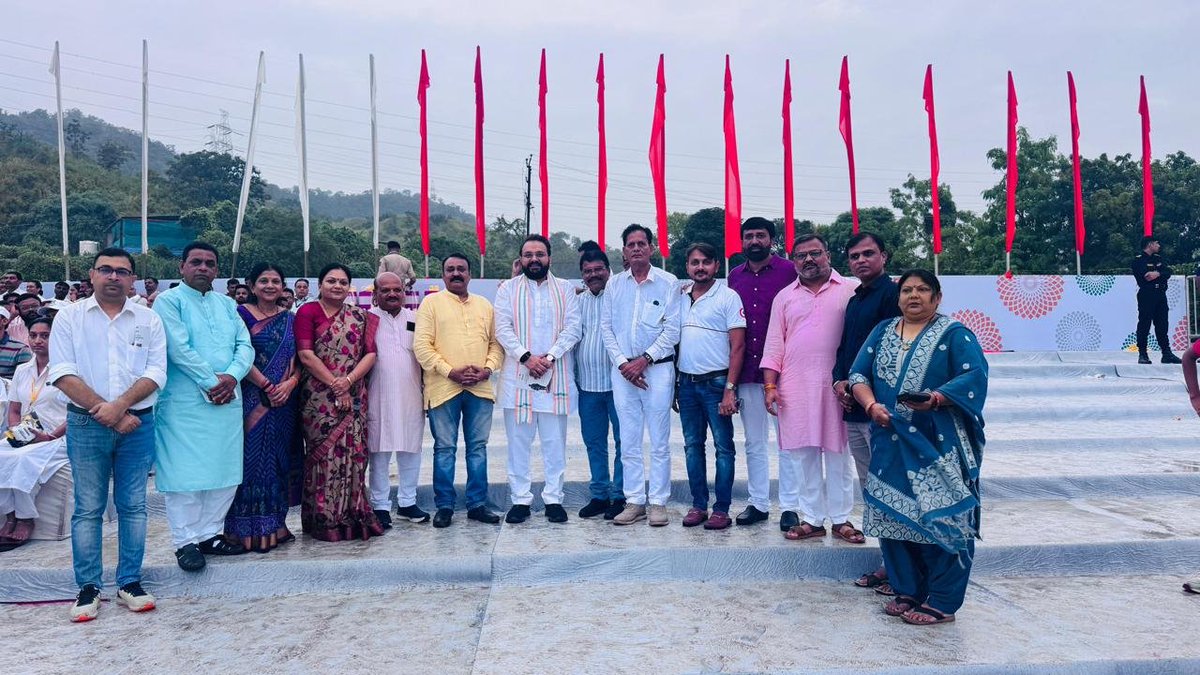 anjanaTbjp's tweet image. ભારતની એકતા, અખંડતા અને રાષ્ટ્રીય ગૌરવ માટે “એકતા શપથ” લઈ નવા સંકલ્પ સાથે વધુ સશક્ત રાષ્ટ્રનિર્માણ તરફ આગળ વધવાનો પ્રેરણાદાયી ક્ષણ અનુભવ્યો.

#EktaParv2025 #UnityForNation #SardarPatel150 #StatueOfUnity #NationalUnityDay #anjanathakkar