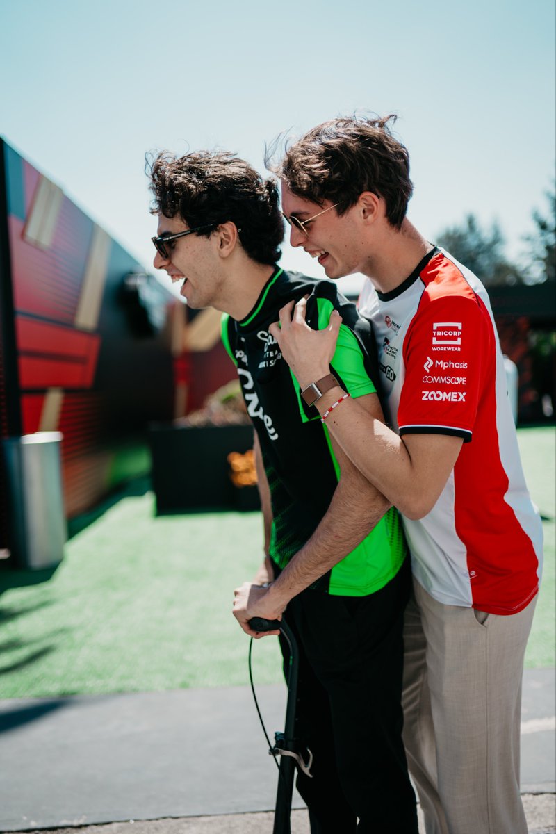 InsideAudiF1's tweet image. 🚨 RUMOUR: Ferrari is reportedly considering replacing Lewis Hamilton with Oliver Bearman for 2027.

Several paddock voices suggest the team won’t renew Hamilton’s deal, with Bearman now seen as the favourite to take his seat.

#F1