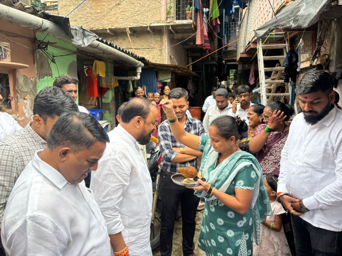 TukaramKate's tweet image. जनता चिकन शॉप, अल्दा विस्टा रोड आणि शिवम स्वीट, स्वामी समर्थ मठ शेजारी, लाल डोंगर या भागात माझ्या प्रयत्नाने लादी व गटार पायवाटा कामाचा शुभारंभ करण्यात आला.

#tukaramkate #ChemburDevelopment #LalDongar #PublicWelfare #InfrastructureWork #BetterLiving #CleanAndSafeCity #Chembur