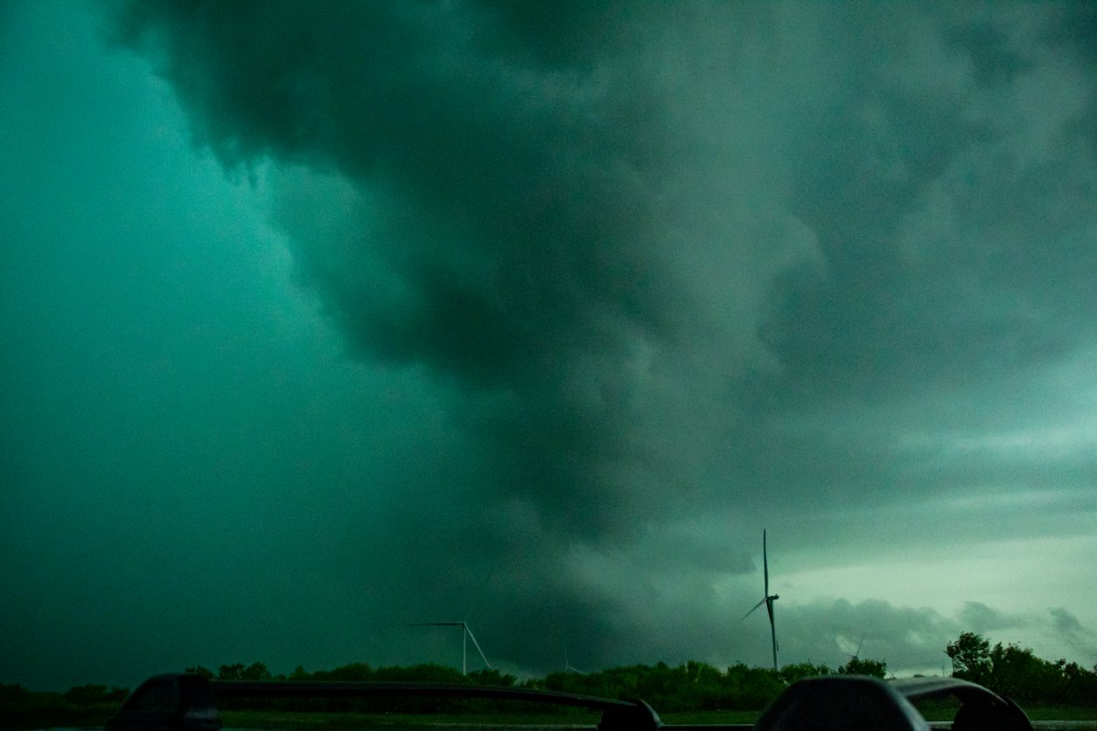 Happy halloween everyone! Here's a scary storm photo.

Fellow chasers and wx nerds, have any ghost stories or weird spooky stuff you've seen? I think it'd be fun to share 'em if you do