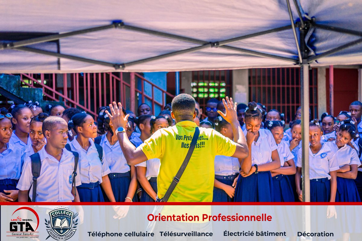 Didalen_S7's tweet photo. 📸 Quelques images capturées lors de la session de démonstration et d’exposition de General TransAct, à travers le projet “Lekòl Mobil”, tenue à l’établissement scolaire College Quisqueya De Leogane.

🔧 Les élèves ont pu découvrir et expérimenter plusieurs domaines techniques. https://t.co/7n9N4LKTrj