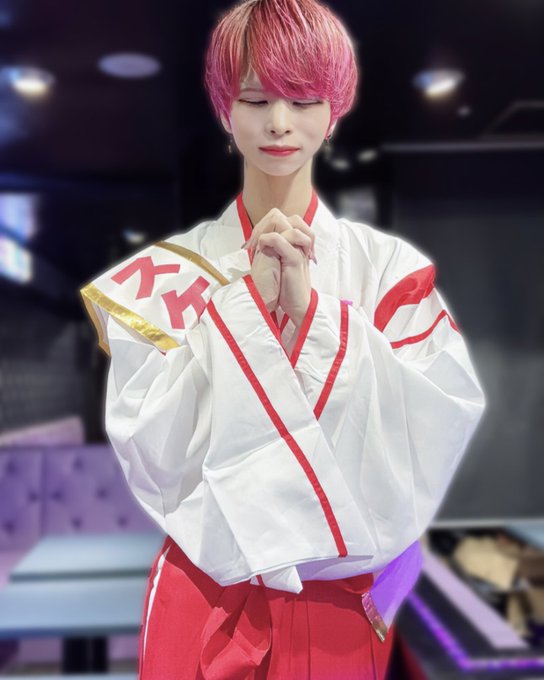 WHITE KINGDOM《池袋メンズコンカフェ》のツイート