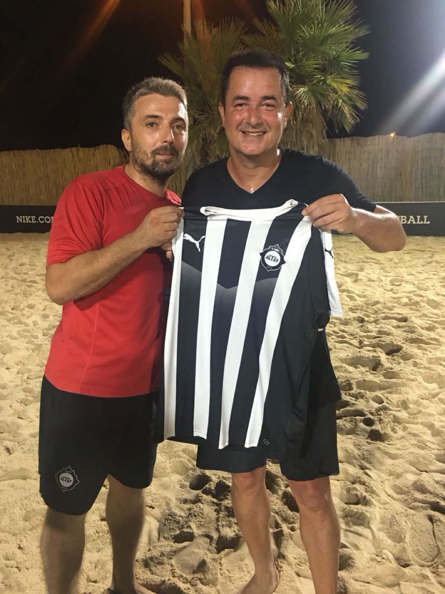 Sevgili <a href="/acunilicali/">Acun Ilıcalı</a> 
Biliyorum. Erzurum sizin memleketiniz. Ama Erzurumspor’a yaptığınız yardım kampanyası ile hiç Erzurumsporu tanımayan insanlara ulaşmış, Bir camiayı ayakta tutmuştunuz. Türk futbolunun mihenk taşı Büyük Altay 15 gün içerisinde yardım bulamazsa yok olacak.