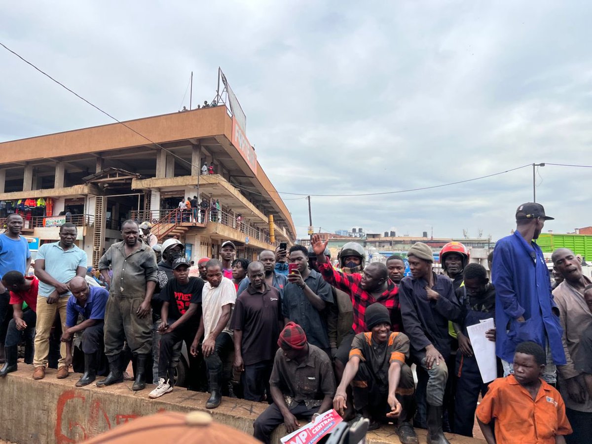 brucenahabwe1's tweet image. The Next MP for Kampala Central, @DavidLRubongoya, is on the ground today in Namayiba checking on residents affected by the recent floods, ensuring their voices are heard and needs addressed.