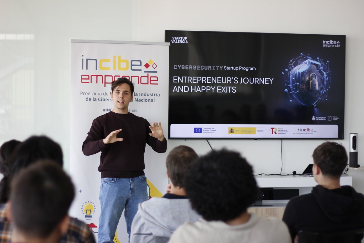 Startup_VLC's tweet image. 🎯"Historias y cicatrices de la escalada"
@jespana8, Founder y CEO @byte_hide compartió los casos reales de su red sobre el peaje del burnout, los conflictos de equipo y los distintos sabores del éxito 👀
#CybersecurityStartupProgram #INCIBEemprende #NextGenerationEU