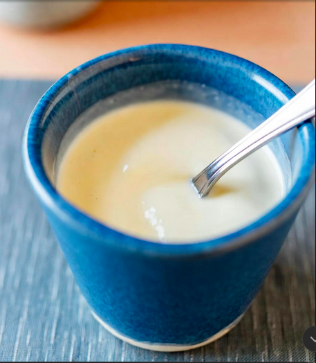 dietconseil's tweet photo. SPORTIFS et YAOURT GREC

Le yaourt grec est  fermenté puis, égouttage intensif qui retire le petit-lait (whey). Resultat texture epaisse,goût plus acidulé ET 2x  plus de proteine  (10g versus 5 en moyn )
MAIS : le petit lait contient les AA branchés (muscles).A trouver ailleurs https://t.co/vON3BJGGAJ
