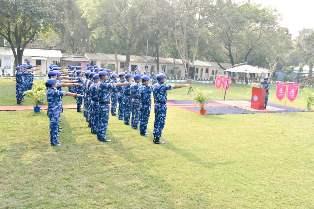 194RAF's tweet photo. On the Occasion of Late Sardar Vallabhbhai Patel’s Birth Anniversary, 194 RAF organized a Unity Run followed by the Rashtriya Ekta Pledge. All officers and personnel participated with zeal, reaffirming their commitment to unity and national integrity. 🇮🇳 #EktaDiwas #194RAF https://t.co/Pjcx1WIeT9