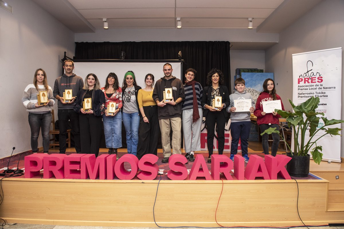 🎉 Orgullosos de nuestra compañera <a href="/sandragoldaraz/">Sandra Goldáraz</a>, premiada en los II Premios <a href="/Nafarpres/">Nafarpres</a> por su fotografía “FeriasGares2025”.

También enhorabuena al alumnado del C.P. Añorbe y Lizarra Ikastola, ganadores del concurso escolar. 👏 

#PrensaLocal #Nafarpres