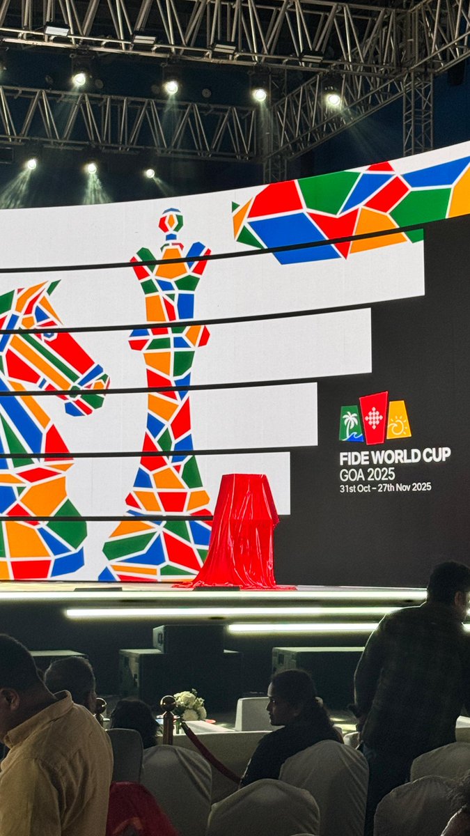 HustlerCSK's tweet image. FIDE World Cup Running Trophy to be revealed in some time! Quite Excited.❤️

#FIDEWorldCup2025