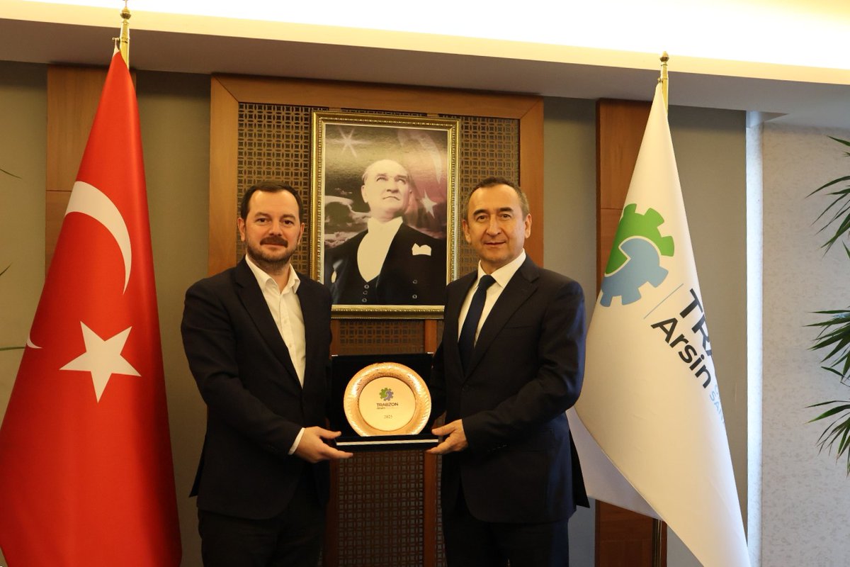 📌 Özbekistan’ın Ankara Büyükelçisi İlhom Haydarov’u misafir ettik

Haberin devamı için tıklayınız 👉 bit.ly/4oL1nBu