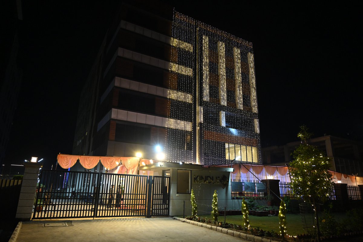 KindleBit's tweet image. Celebrated Diwali with the Glam lights &amp;amp; glowing smiles: dancing, feasting, and creating memories that shine brighter than fireworks! 

#FestiveVibes #TeamKindlebit #KindlebitSolutions