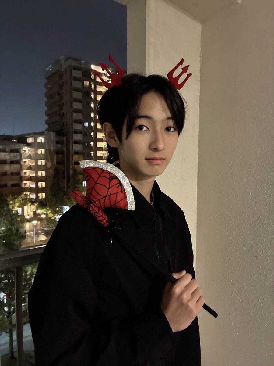 issa_nishida's tweet photo. 👻🎃HAPPY HALLOWEEN🎃👻

明日から所属している事務所
エイベックス・マネジメント・
エージェンシー(AMA)主催

写真展『マネフォト～わたしたちが見ている世界～』vol.2 が開催されます😄

マネージャーさんが撮った
僕が見れます📸

是非来てね✨️

@ama_official01 
#avex
#マネフォト
#西田一咲 https://t.co/OScpfDgWSe